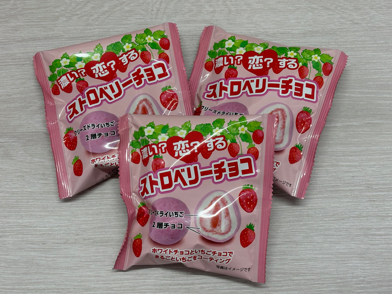 人気のいちごチョコ発売中